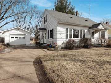 819 Maple Street, Chippewa Falls