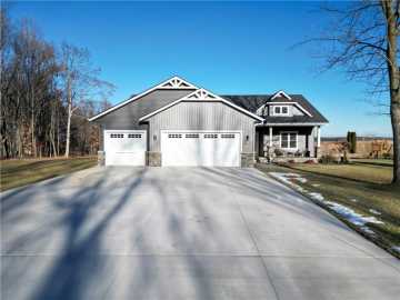 S8653 Cottonwood Circle, Eau Claire