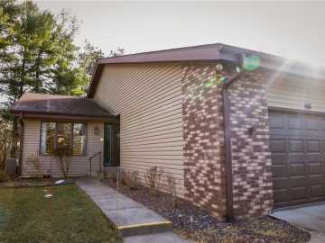 616 Woodridge Court, Menomonie