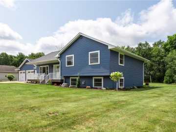 1550 Red Pine Drive, Eau Claire