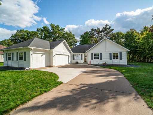 1511 Woodridge Drive Chippewa Falls Home for Sale Woods